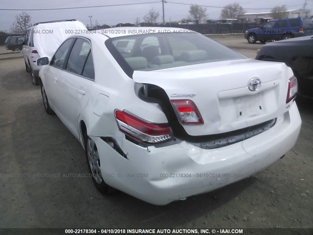 4T1BF3EK4BU725420 - 2011 TOYOTA CAMRY SE/LE/XLE WHITE photo 6