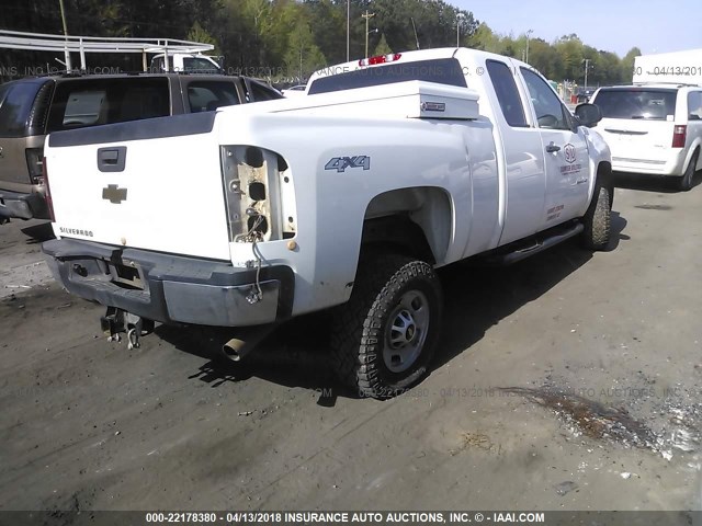1GC2KVCG9BZ350251 - 2011 CHEVROLET SILVERADO K2500 HEAVY DUTY WHITE photo 4
