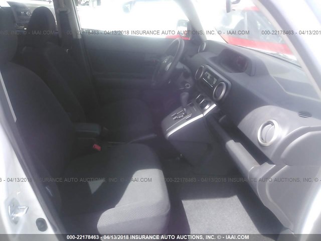 JTLKE50E991081188 - 2009 TOYOTA SCION XB WHITE photo 5