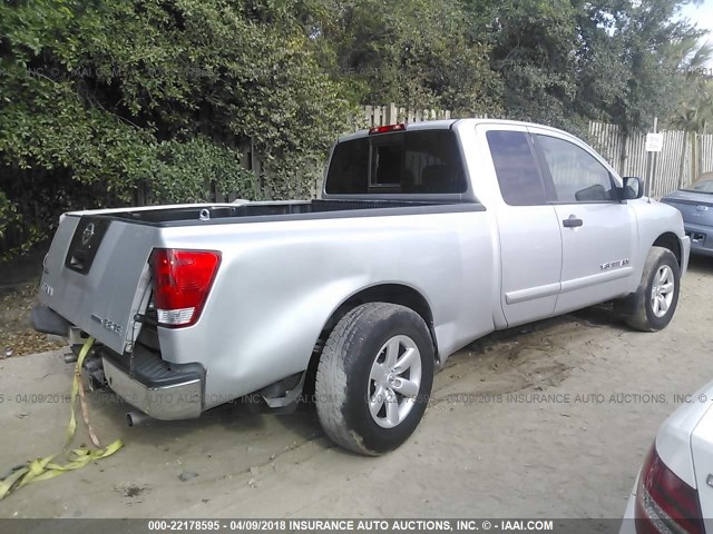 1N6BA06C58N342188 - 2008 NISSAN TITAN XE/SE/LE/PRO-4X SILVER photo 4