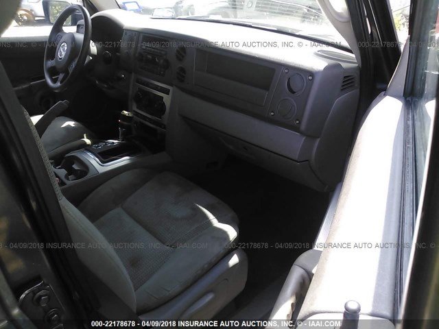 1J8HH48N26C328250 - 2006 JEEP COMMANDER 灰色 照片 5