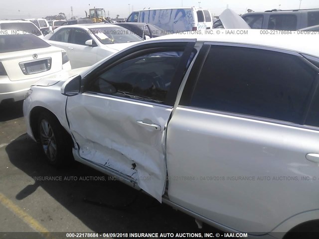 4T1BF1FK9HU382843 - 2017 TOYOTA CAMRY LE/XLE/SE/XSE WHITE photo 6