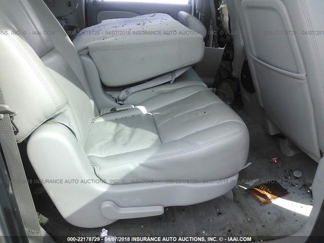 1GKUKKE36AR261581 - 2010 GMC YUKON XL K1500 SLT SILVER photo 8