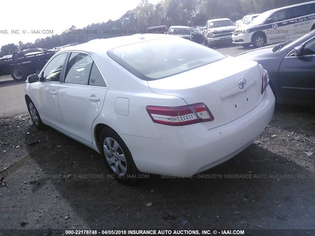 JTNBF3EK5B3005484 - 2011 TOYOTA CAMRY SE/LE/XLE WHITE photo 3