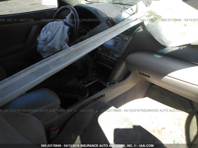 JTNBB46K073011832 - 2007 TOYOTA CAMRY NEW GENERAT HYBRID WHITE photo 5