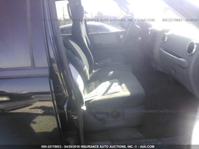 1FMPU15576LA50023 - 2006 FORD EXPEDITION XLT შავი ფოტო 5