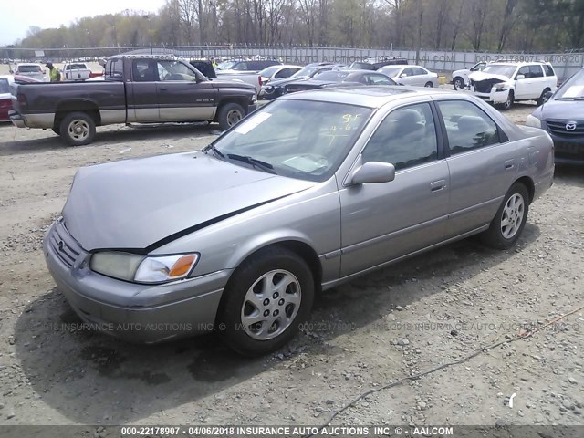 JT2BF28K6X0148178 - 1999 TOYOTA CAMRY LE/XLE SILVER photo 2
