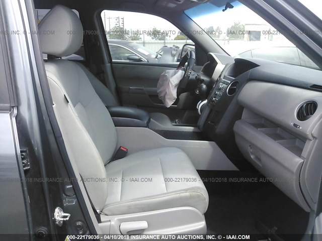 5FNYF4H22AB012460 - 2010 HONDA PILOT LX GRAY photo 5