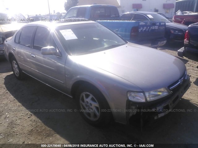 JN1CA21D2XT215589 - 1999 NISSAN MAXIMA GLE/GXE/SE SILVER photo 1