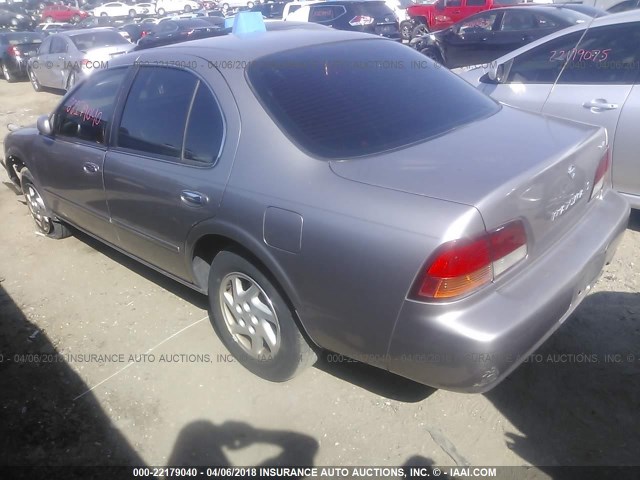 JN1CA21D2XT215589 - 1999 NISSAN MAXIMA GLE/GXE/SE SILVER photo 3