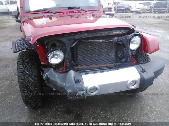 1J4BA5H14AL148078 - 2010 JEEP WRANGLER UNLIMITE SAHARA RED photo 6