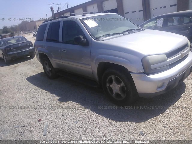 1GNDS13S352291918 - 2005 CHEVROLET TRAILBLAZER LS/LT SILVER photo 1