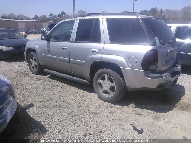 1GNDS13S352291918 - 2005 CHEVROLET TRAILBLAZER LS/LT SILVER photo 3