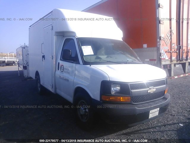 1GB0G2BA4D1160982 - 2013 CHEVROLET EXPRESS G3500  WHITE photo 1