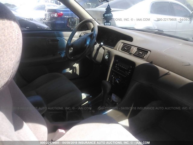 JT2BG22K1Y0411121 - 2000 TOYOTA CAMRY CE/LE/XLE 栗色 照片 5