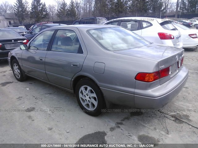 4T1BF22K0YU113416 - 2000 TOYOTA CAMRY LE/XLE GRAY photo 3
