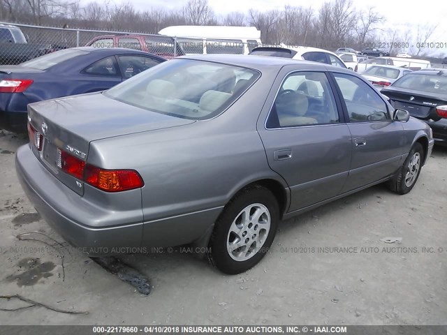 4T1BF22K0YU113416 - 2000 TOYOTA CAMRY LE/XLE GRAY photo 4