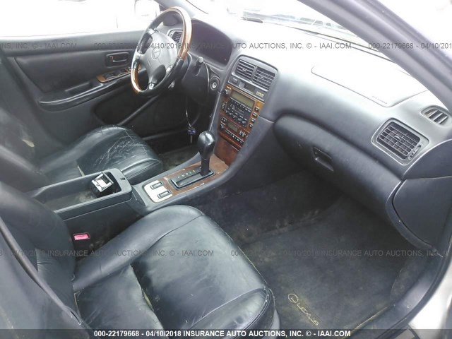 JT8BF28GX10318924 - 2001 LEXUS ES 300 SILVER photo 5