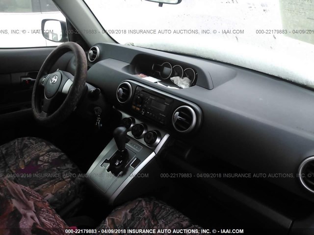 JTLZE4FE8CJ009163 - 2012 TOYOTA SCION XB SILVER photo 5