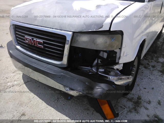 1GTHG35U171179956 - 2007 GMC SAVANA 3500 G3500 WHITE photo 6