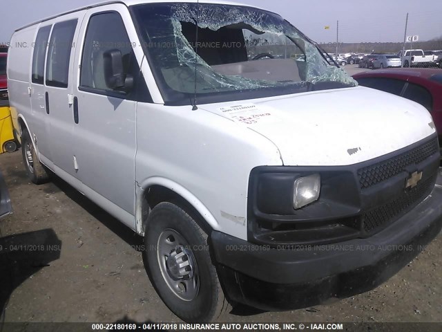 1GCGG25CX91103104 - 2009 CHEVROLET EXPRESS G2500  WHITE photo 1