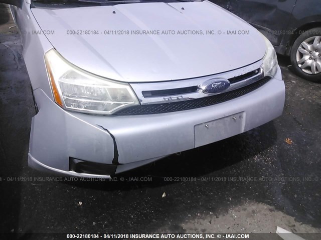 1FAHP35N78W255229 - 2008 FORD FOCUS SE/SEL/SES SILVER photo 6