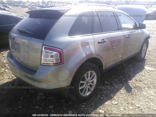 2FMDK36CX8BA90441 - 2008 FORD EDGE SE SILVER photo 4