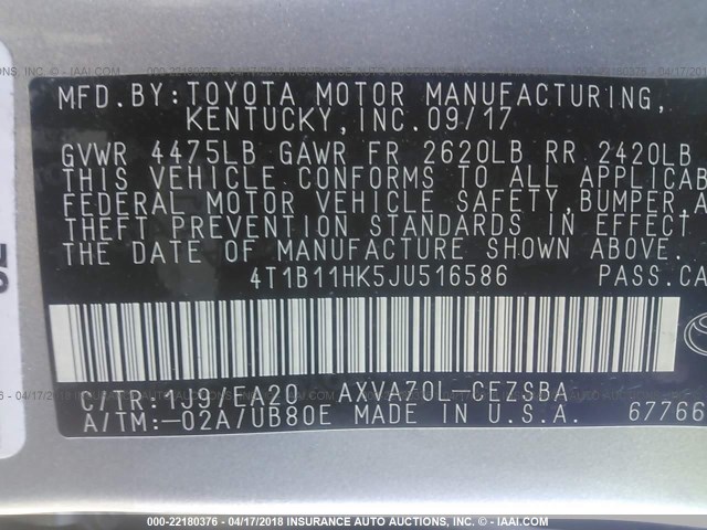 4T1B11HK5JU516586 - 2018 TOYOTA CAMRY L/LE/XLE/SE/XSE SILVER photo 9