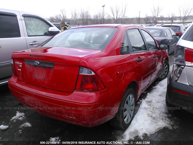 1FAFP34N37W274156 - 2007 FORD FOCUS ZX4/S/SE/SES RED photo 4