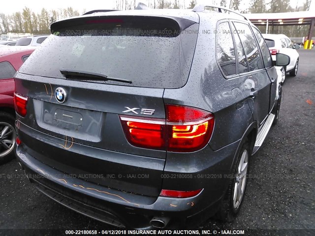 5UXZW0C5XBL370272 - 2011 BMW X5 XDRIVE35D GRAY photo 4