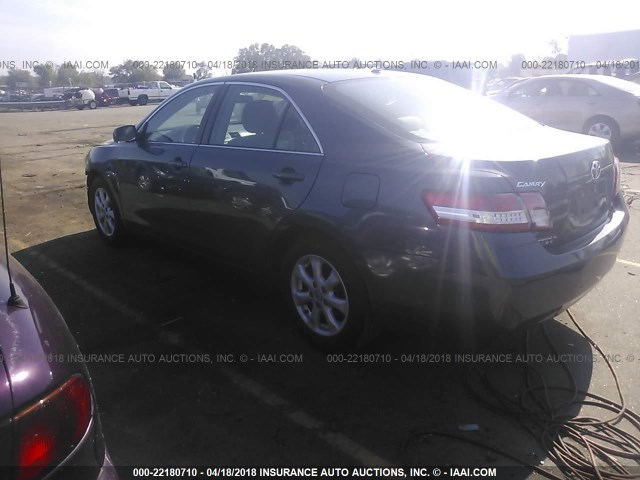 4T1BF3EK4BU738393 - 2011 TOYOTA CAMRY SE/LE/XLE ლურჯი ფოტო 3