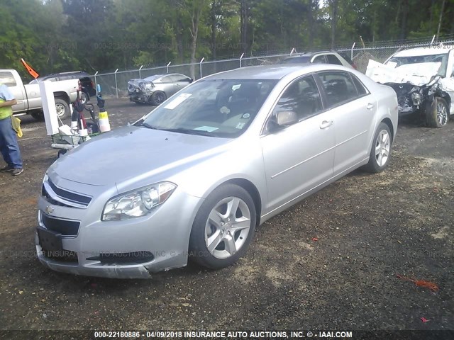 1G1ZB5E0XCF236074 - 2012 CHEVROLET MALIBU LS ვერცხლისფერი ფოტო 2