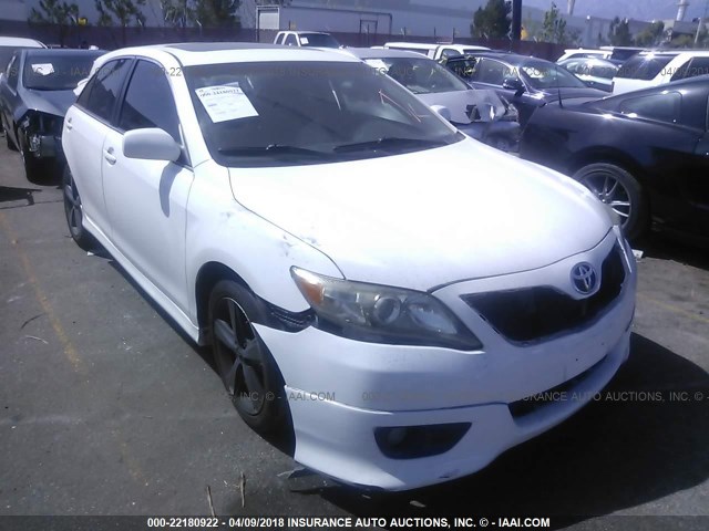 4T1BF3EK8BU678909 - 2011 TOYOTA CAMRY SE/LE/XLE თეთრი ფოტო 1
