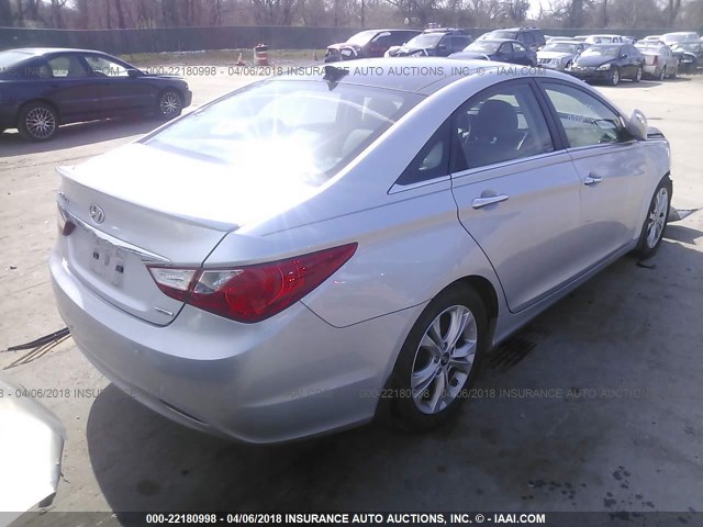 5NPEC4AC1DH653474 - 2013 HYUNDAI SONATA SE/LIMITED SILVER photo 4