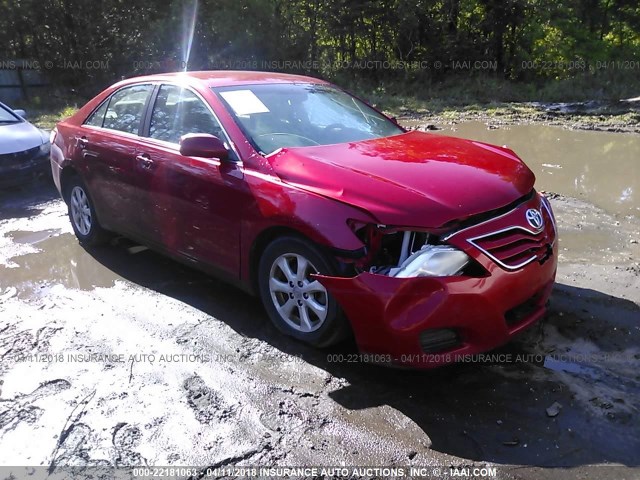 4T1BF3EK4BU639959 - 2011 TOYOTA CAMRY SE/LE/XLE Красный фото 1