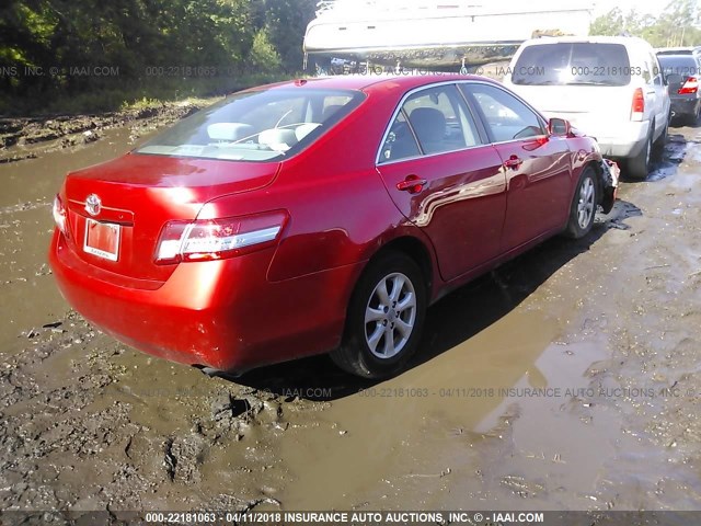 4T1BF3EK4BU639959 - 2011 TOYOTA CAMRY SE/LE/XLE Красный фото 4