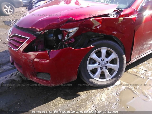 4T1BF3EK4BU639959 - 2011 TOYOTA CAMRY SE/LE/XLE RED photo 6