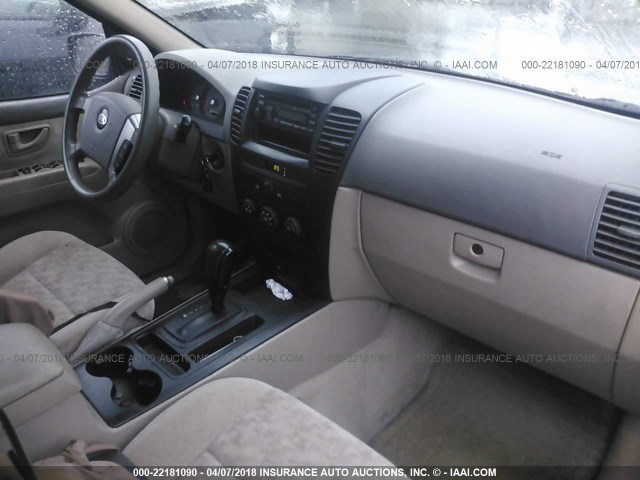 KNDJC733X45263082 - 2004 KIA SORENTO EX/LX TAN photo 5