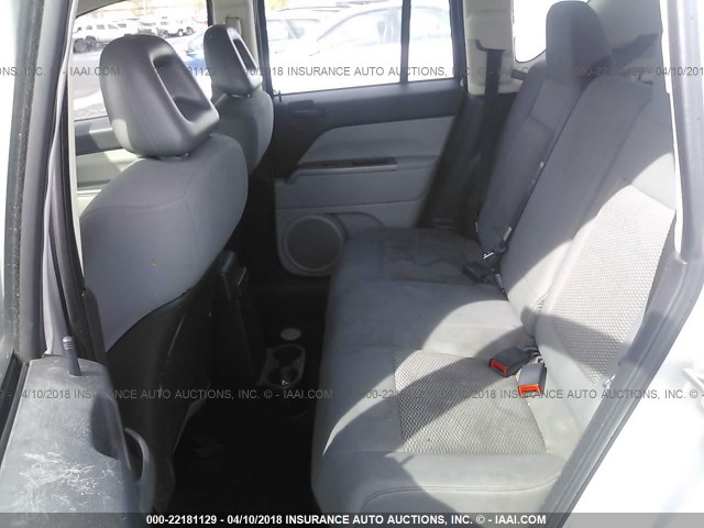 1J8FF47W07D133329 - 2007 JEEP COMPASS SILVER photo 8