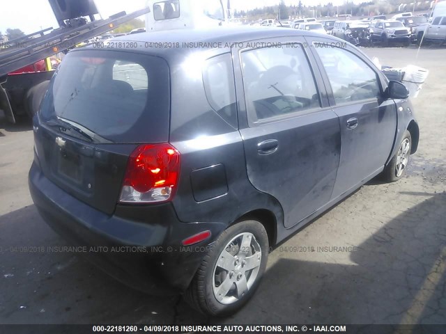 KL1TD66628B155561 - 2008 CHEVROLET AVEO LS BLACK photo 4