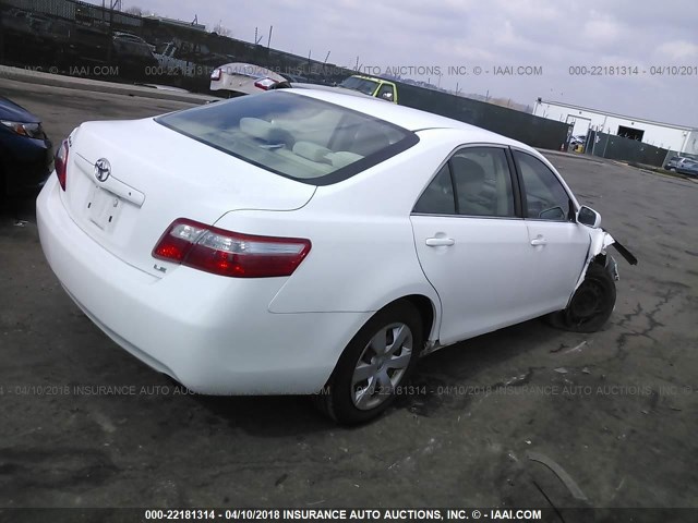 4T1BE46K37U703469 - 2007 TOYOTA CAMRY NEW GENERAT CE/LE/XLE/SE WHITE photo 4