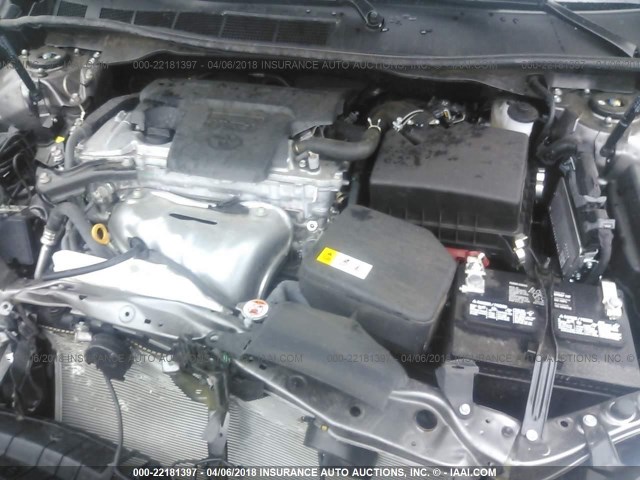 4T1BF1FK0HU736992 - 2017 TOYOTA CAMRY LE/XLE/SE/XSE ნაცრისფერი ფოტო 10