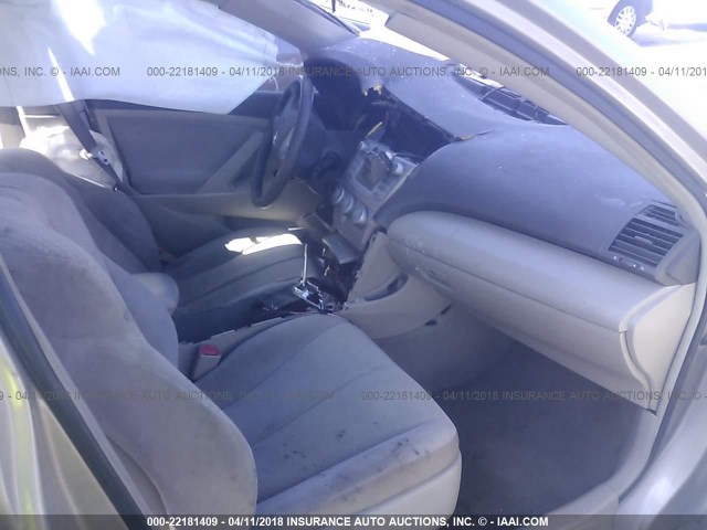 4T1BK46K48U570733 - 2008 TOYOTA CAMRY LE/XLE/SE ოქროსფერი ფოტო 5