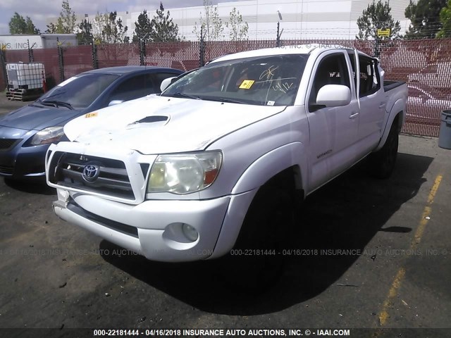 5TEJU62N96Z297282 - 2006 TOYOTA TACOMA DOUBLE CAB PRERUNNER WHITE photo 2