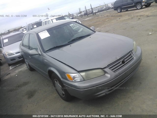 4T1BG22K0XU598877 - 1999 TOYOTA CAMRY CE/LE/XLE GRAY photo 1