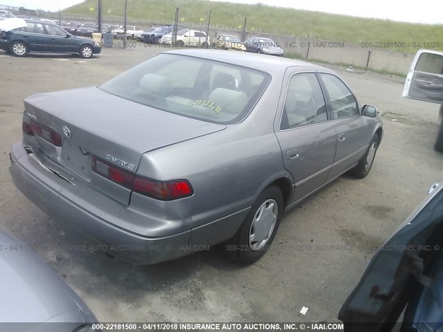 4T1BG22K0XU598877 - 1999 TOYOTA CAMRY CE/LE/XLE 灰色 照片 4