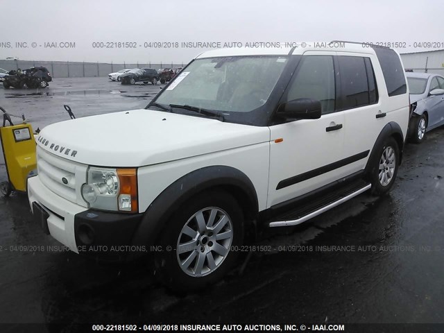 SALAA25465A309815 - 2005 LAND ROVER LR3 WHITE photo 2