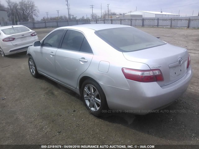 4T4BE46K09R138204 - 2009 TOYOTA CAMRY SE/LE/XLE SILVER photo 3