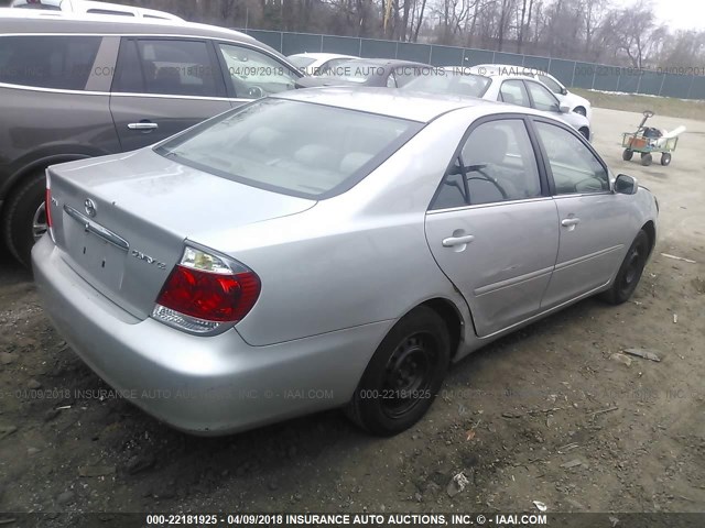 4T1BE32K45U077279 - 2005 TOYOTA CAMRY LE/XLE/SE SILVER photo 4