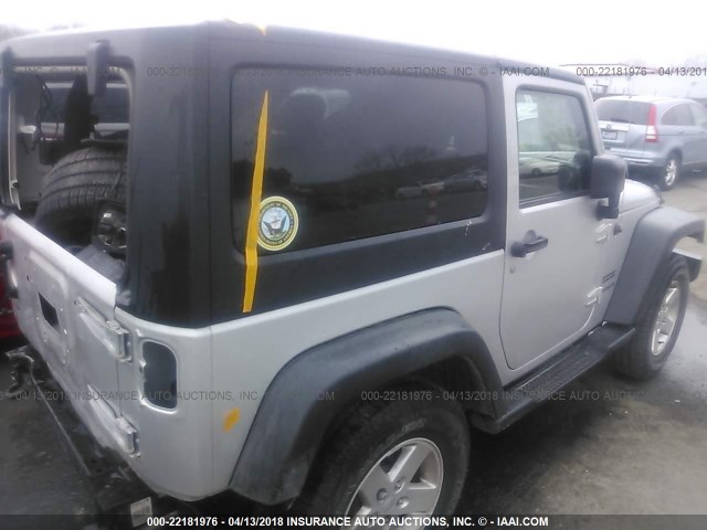 1C4AJWAG9CL201737 - 2012 JEEP WRANGLER SPORT 银色 照片 4